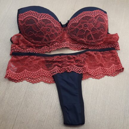 Conjunto de Lingerie com Bojo e Renda em Poliamida - Image 7